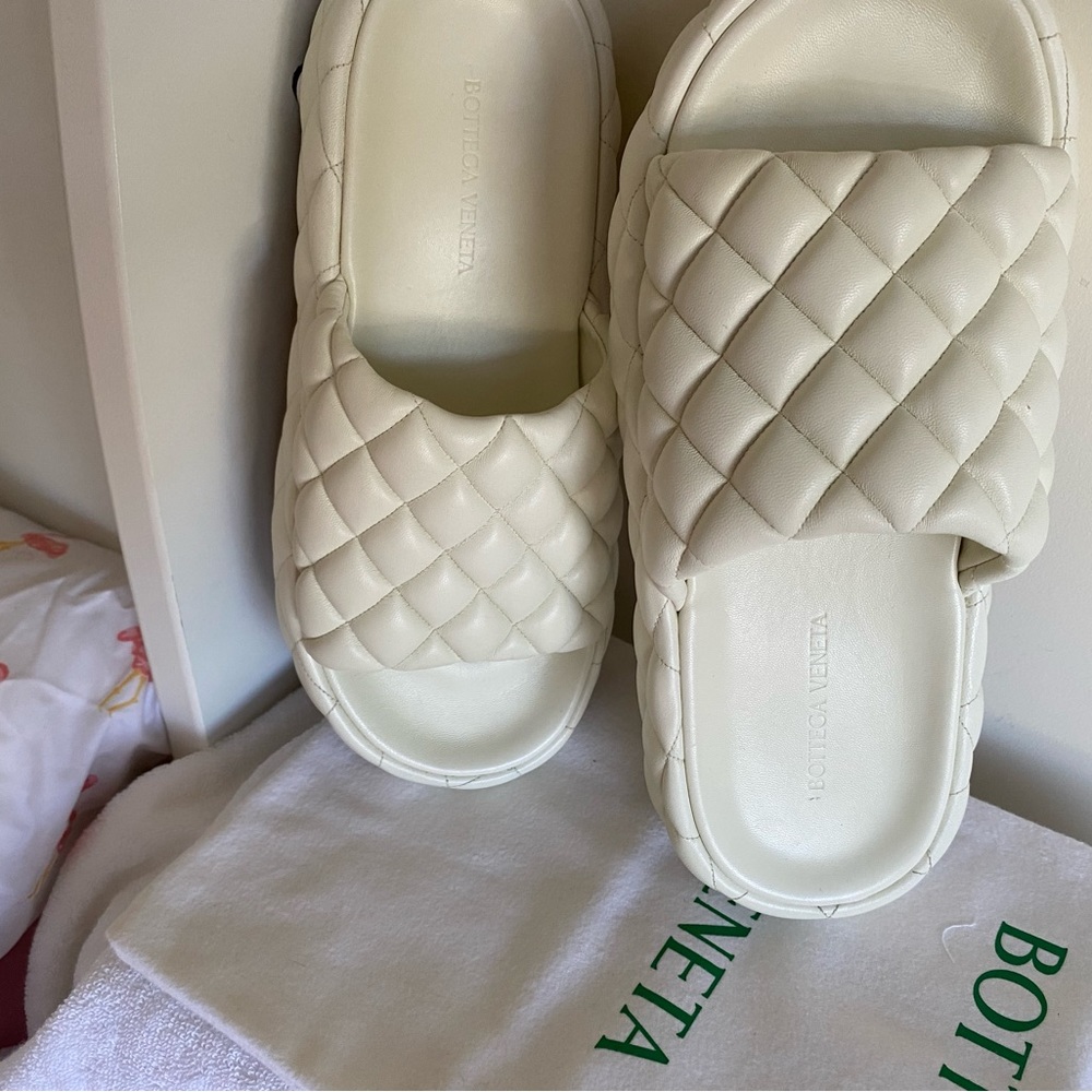 Bottega veneta shoes size 40 new